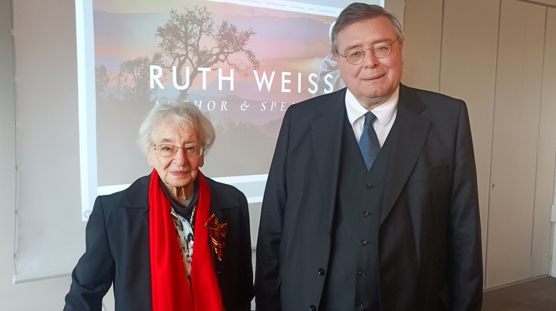 Großes Verdienstkreuz für Ruth Weiss